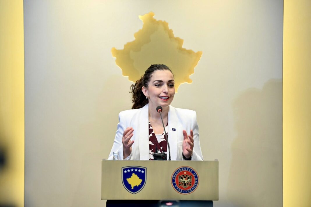 Presidentja-Osmani-Interesi-i-vendit-dhe-Kushtetuta-duhet-te-qendrojne-mbi-cdo-llogari-politike-4