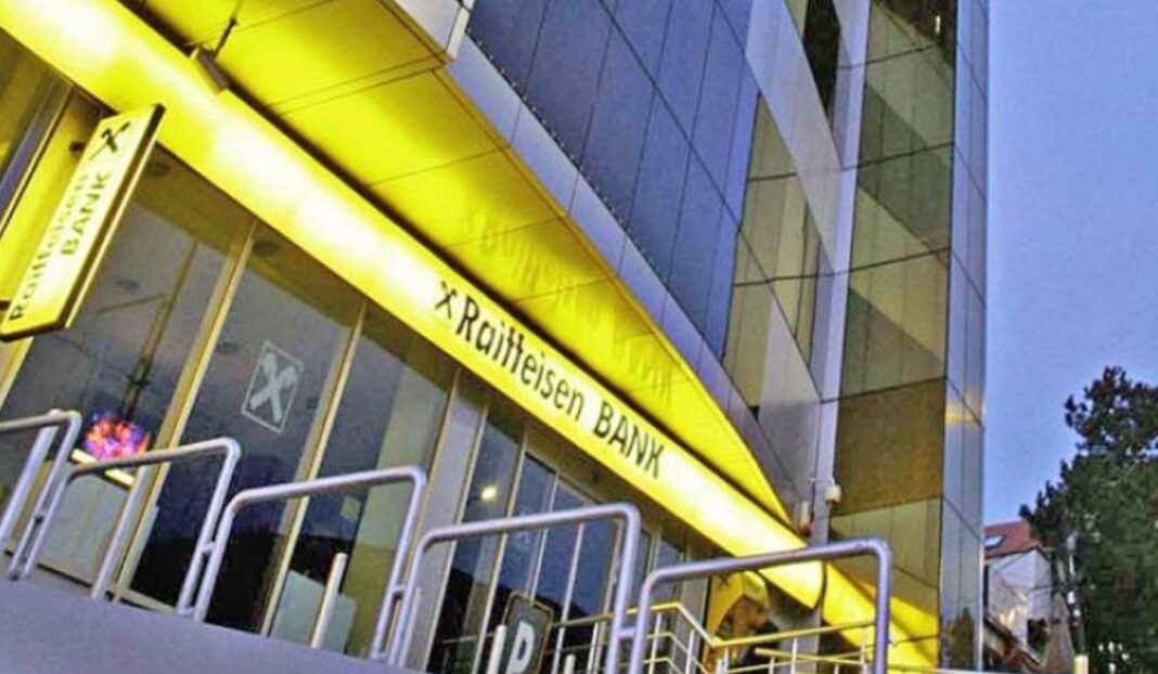 banka-“raiffeisen”-rrezikon-qytetaret-e-kosoves-ua-dergon-ne-ukraine-te-dhenat-personale