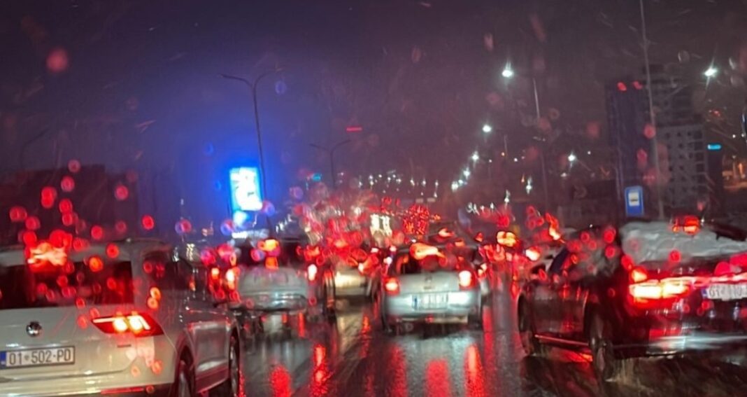 reshjet-e-bores,-bllokohet-prishtina