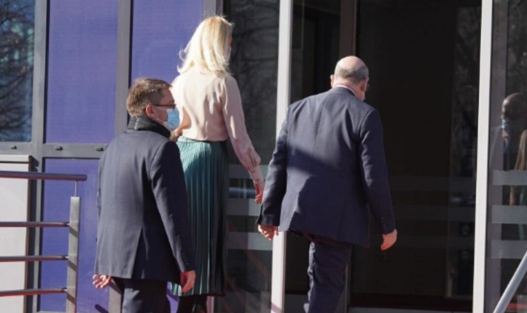 emisari-britanik-peach-takohet-me-kryeministrin-kurti